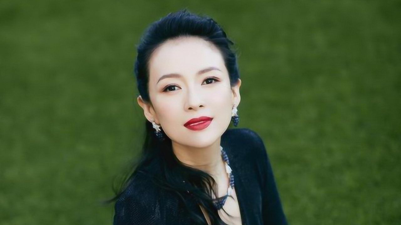 2020最火妆容"中国妆"!章子怡红唇霸气出场,一起成为最佳女主角