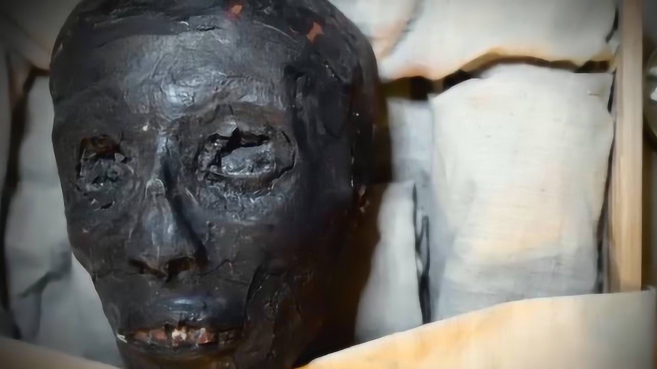 图坦卡蒙的遗体曝光没想到还有先天性疾病咋回事