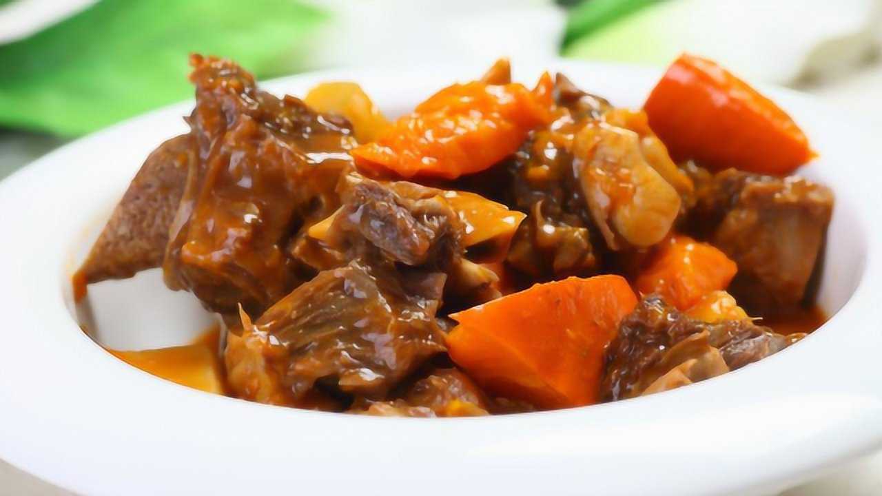 牛排炖土豆怎么做好吃?韩国料理大厨教您做,牛肉软烂土豆香!