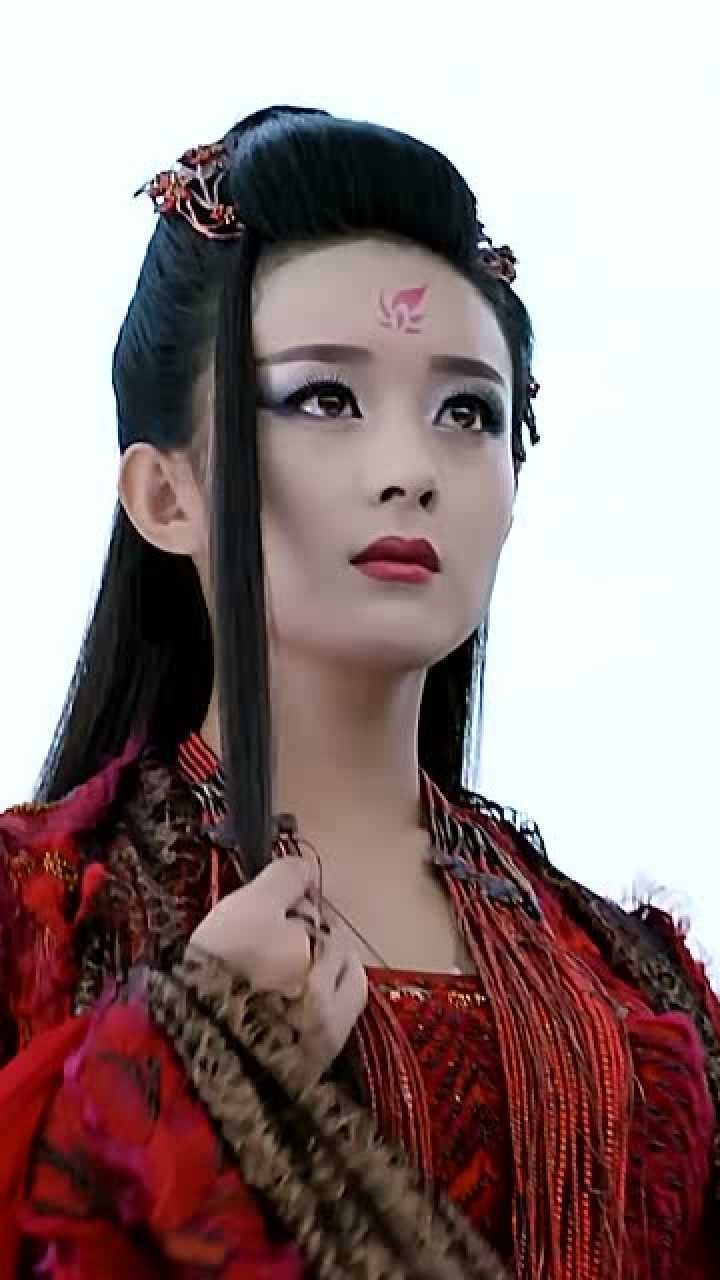 花千骨:千骨黑化后的眼神真霸气,你们认为呢?