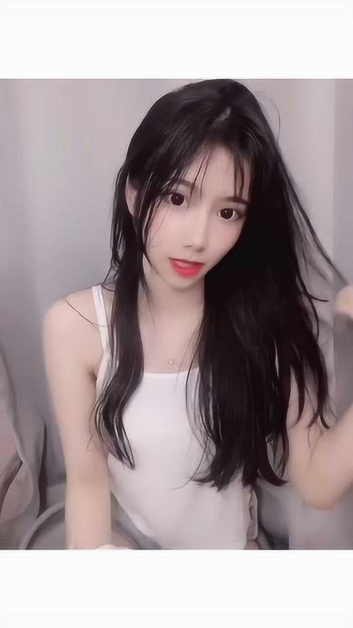 绿茶拍照精髓之湿头发,网友:绿茶妹妹太好看了