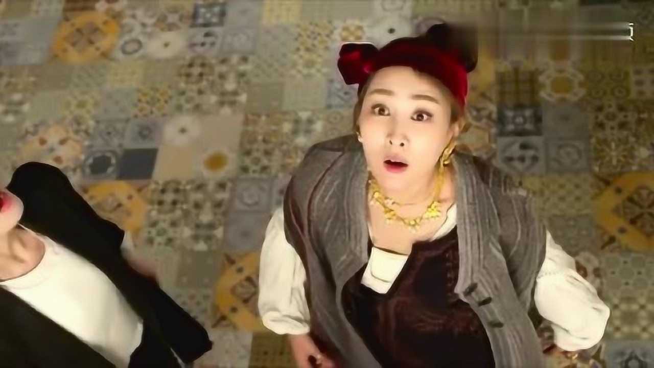 美女脚底被挠痒痒,她受不了全招了_腾讯视频