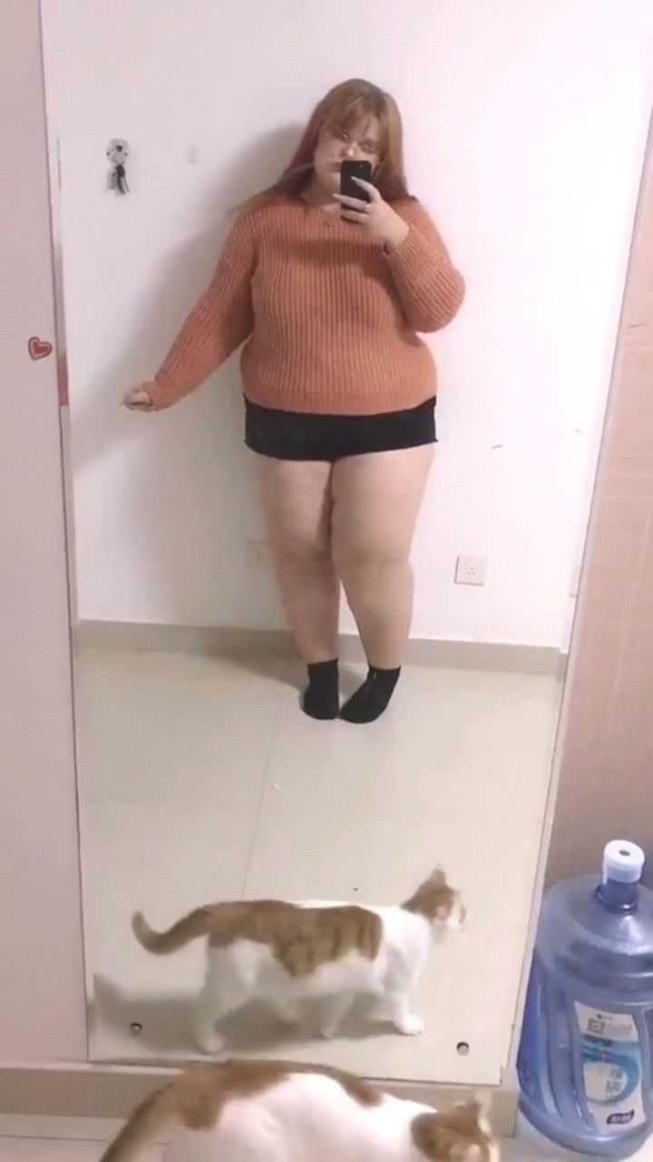 美国美女在疫情期间从120斤吃到180斤现在减肥还来得及吗