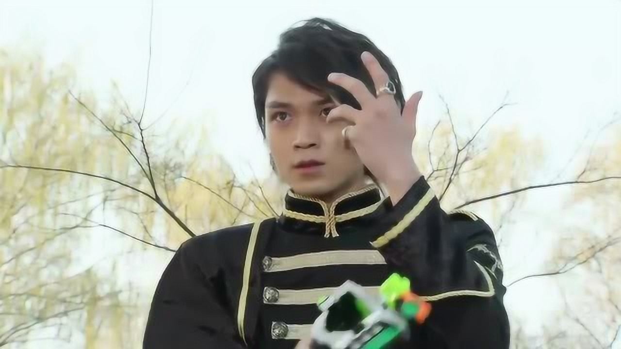 假面骑士ghost亚伦大人有气没处撒正好尊过来当了撒气桶