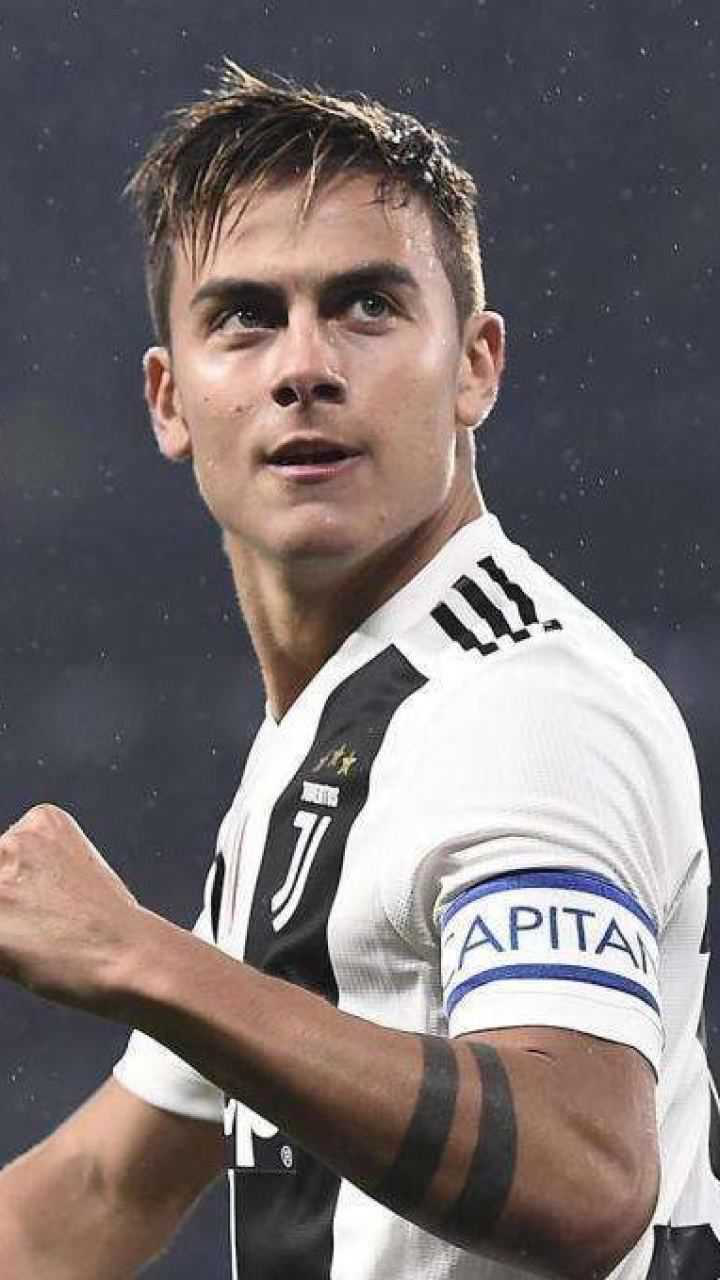 足球对手倒地放弃得分良机迪巴拉的体育精神值得尊重