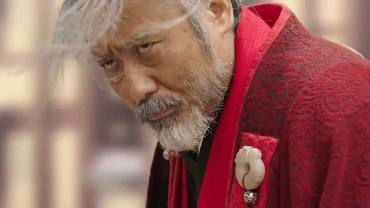 司马懿一个眼神吓退何驸马,上千将士无人敢拦他,太霸气了!