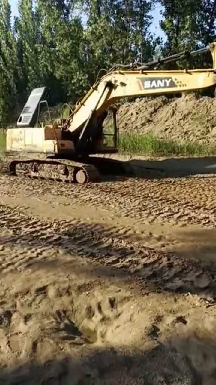 这次挖掘机遇到难题了,这个地是胶泥地,挖不动。_高清1080P在线观看平台_腾讯视频