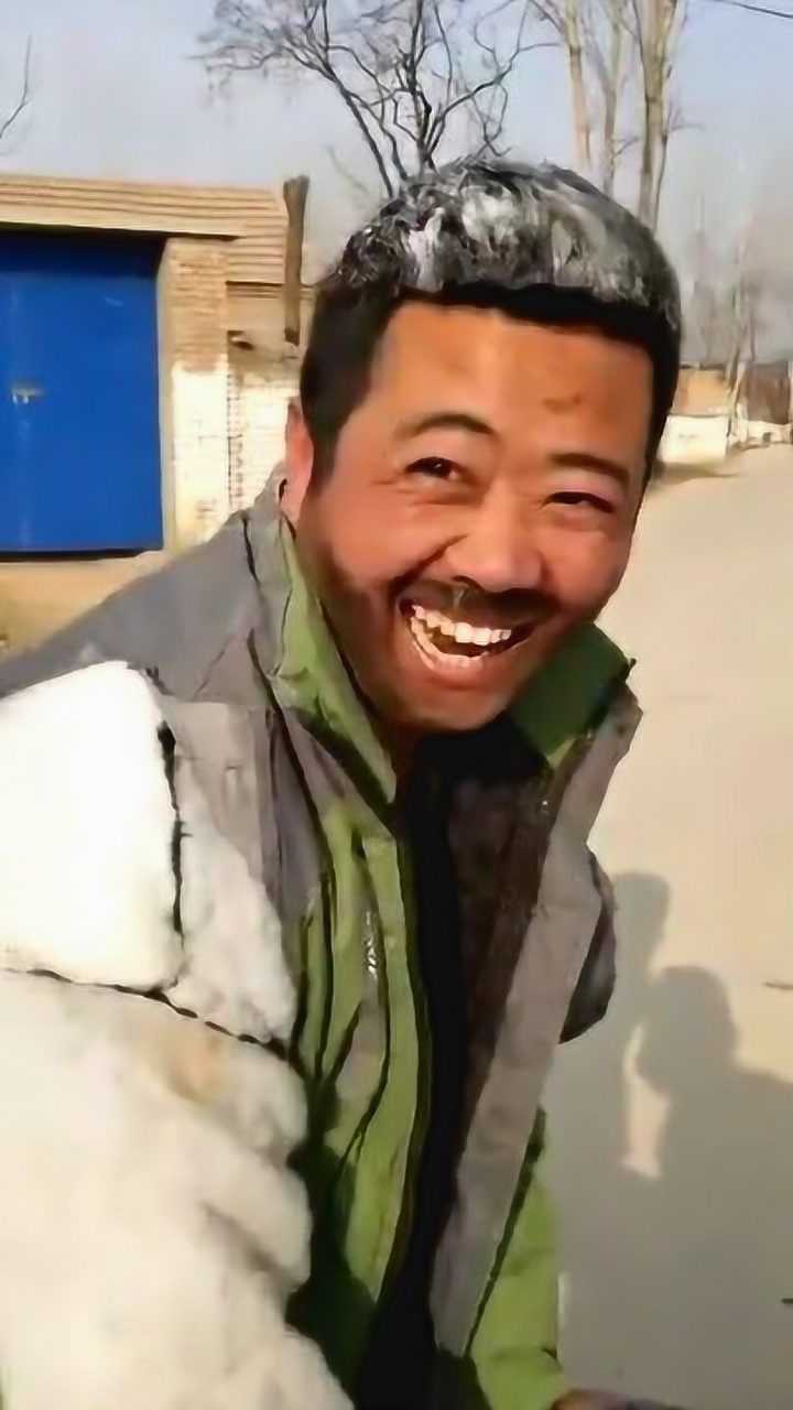 木易阿伟这是怎么了