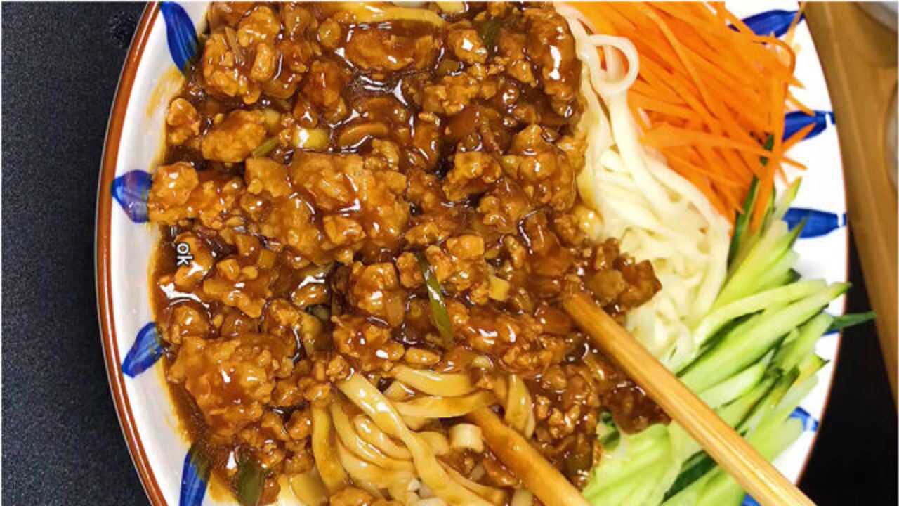 炸酱面的家常做法(肉丁炸酱面的家常做法)