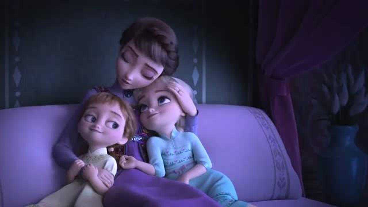 冰雪奇缘在母亲的歌声里艾莎与安娜安然入睡