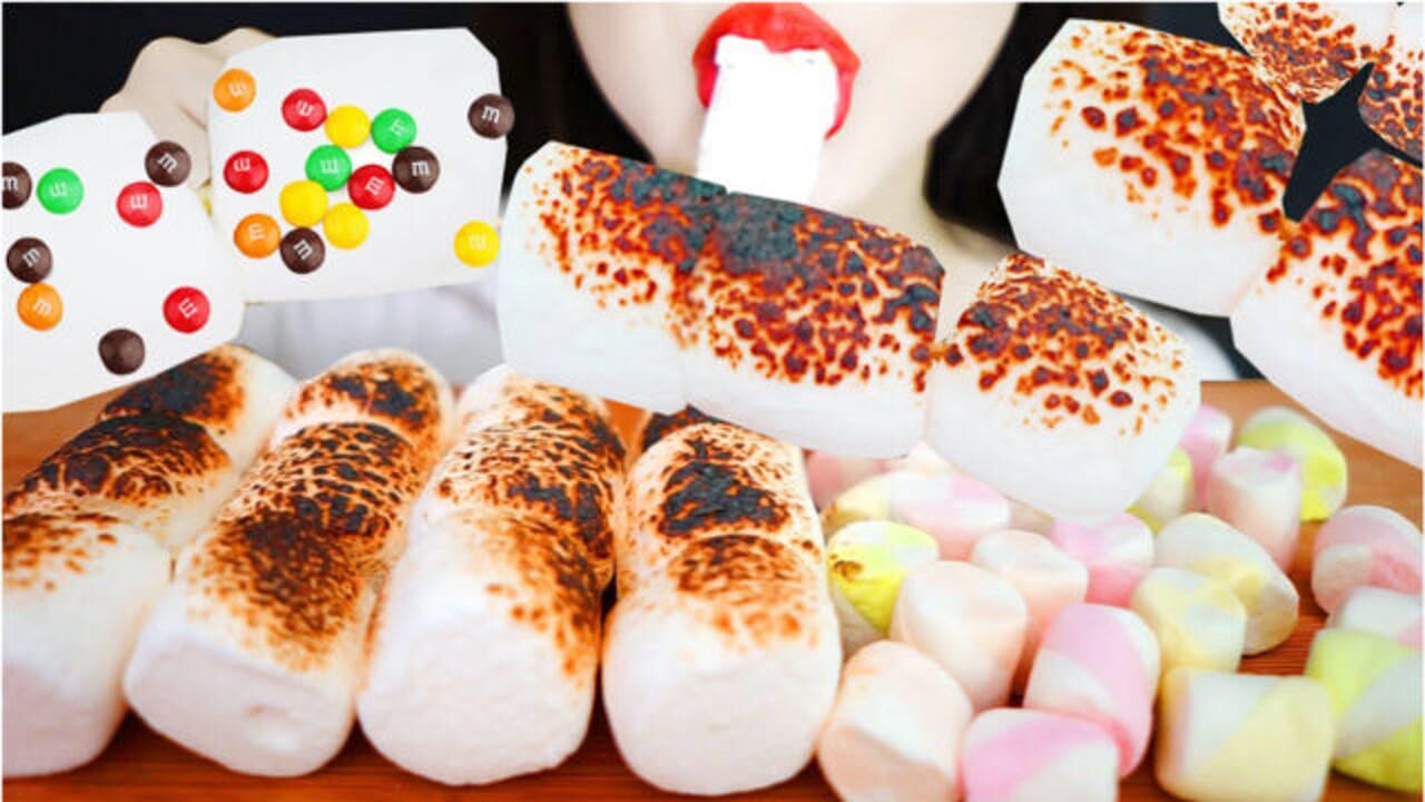 火烤棉花糖口感奇特,美食主播大口吃,幸福感爆棚