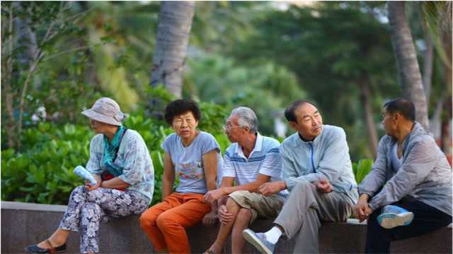 适合老年人旅行的3处目的地,三亚名副其实,另两个会是哪儿