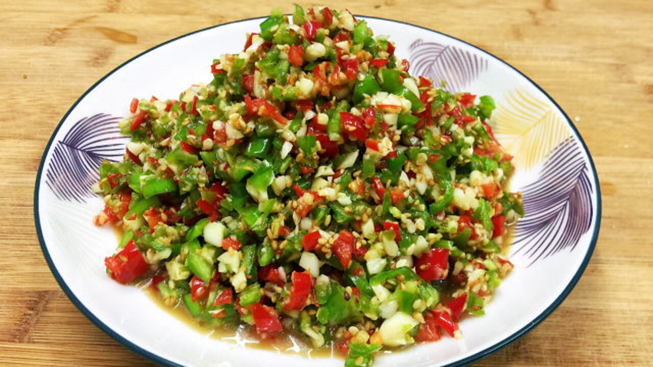 油泼绿辣子夹馍的做法