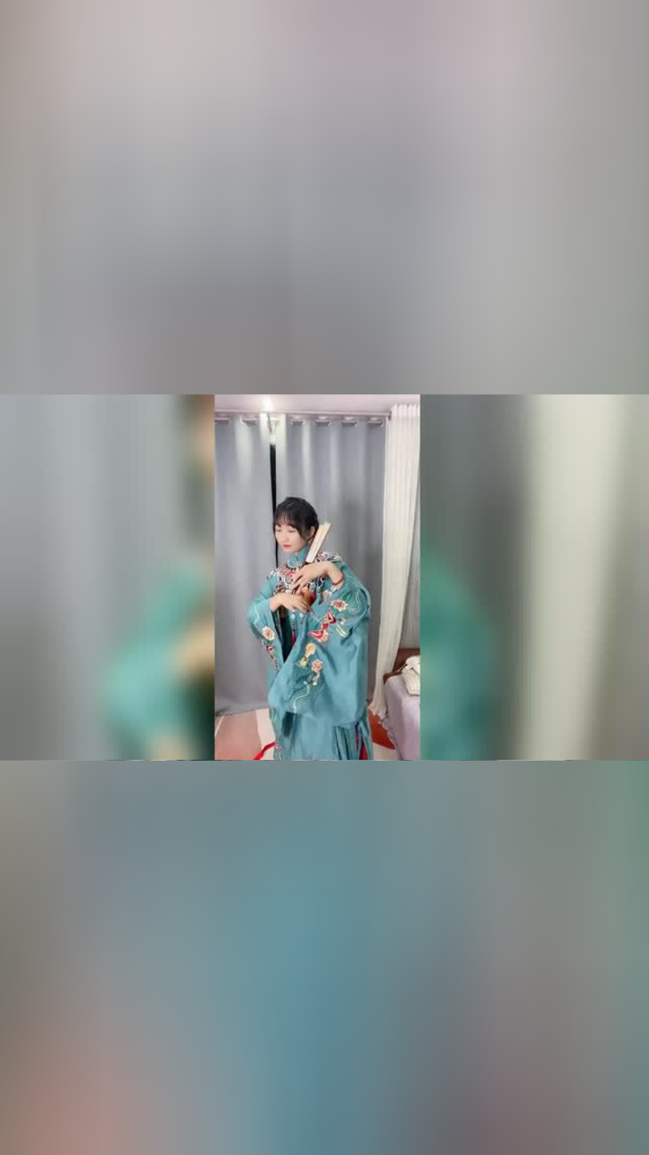 汉服走秀扇子舞动作简单不易错小姐姐们赶紧学起来吧