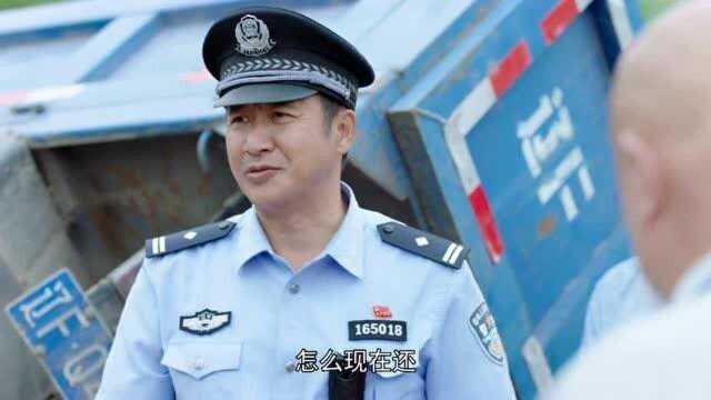 小镇警事:何玉萍拉着蒋法律,要他当律师,郑所十分无语