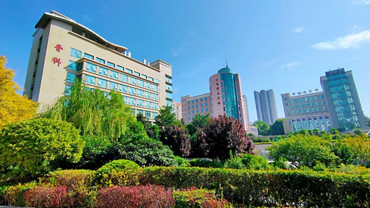 实拍西安空军军医大学西京医院,西北五省最大最好的综合医院,人太多了