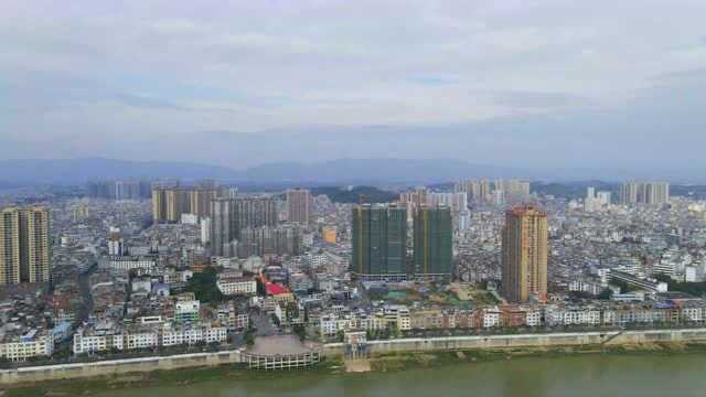 广西平南的县城终于有了小城市的雏形,未来在广西发展有一席之地