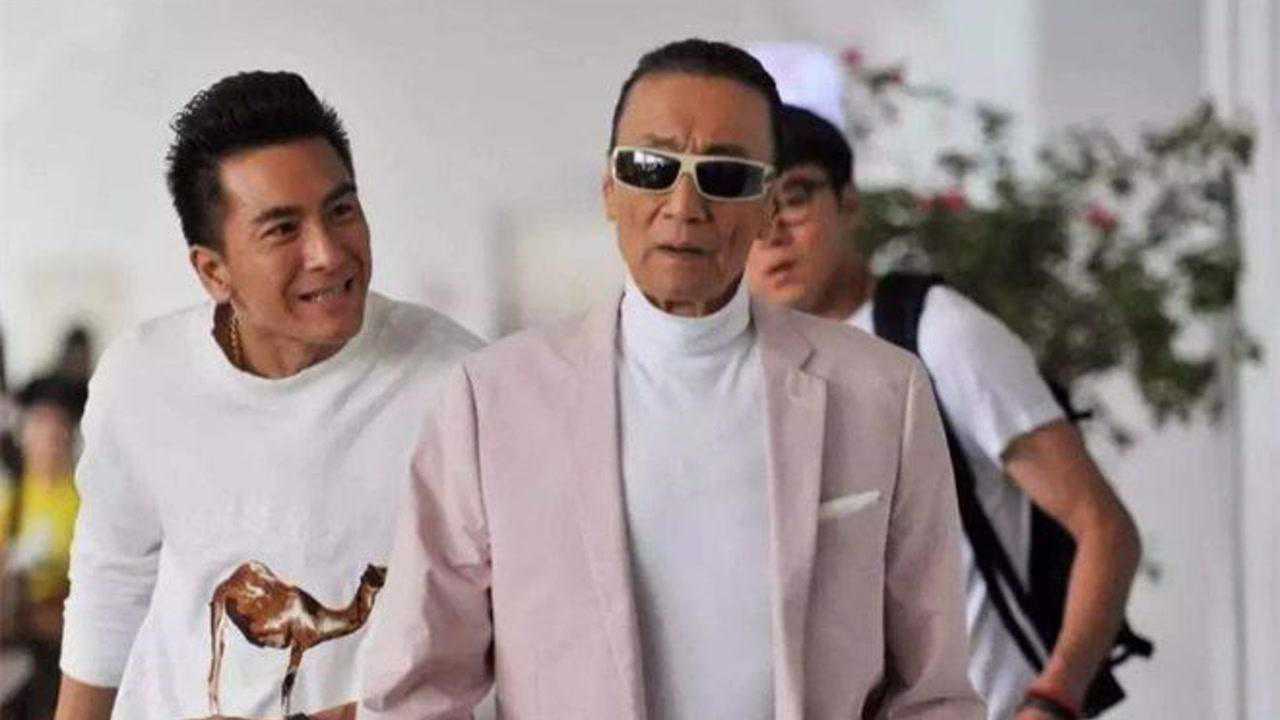 年轻时的谢贤有多厉害李小龙和他合影光靠站位就能看出其地位