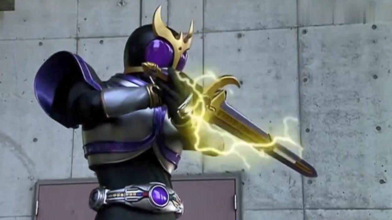 假面骑士空我五代霸气变身泰坦空我手持大剑对战怪人