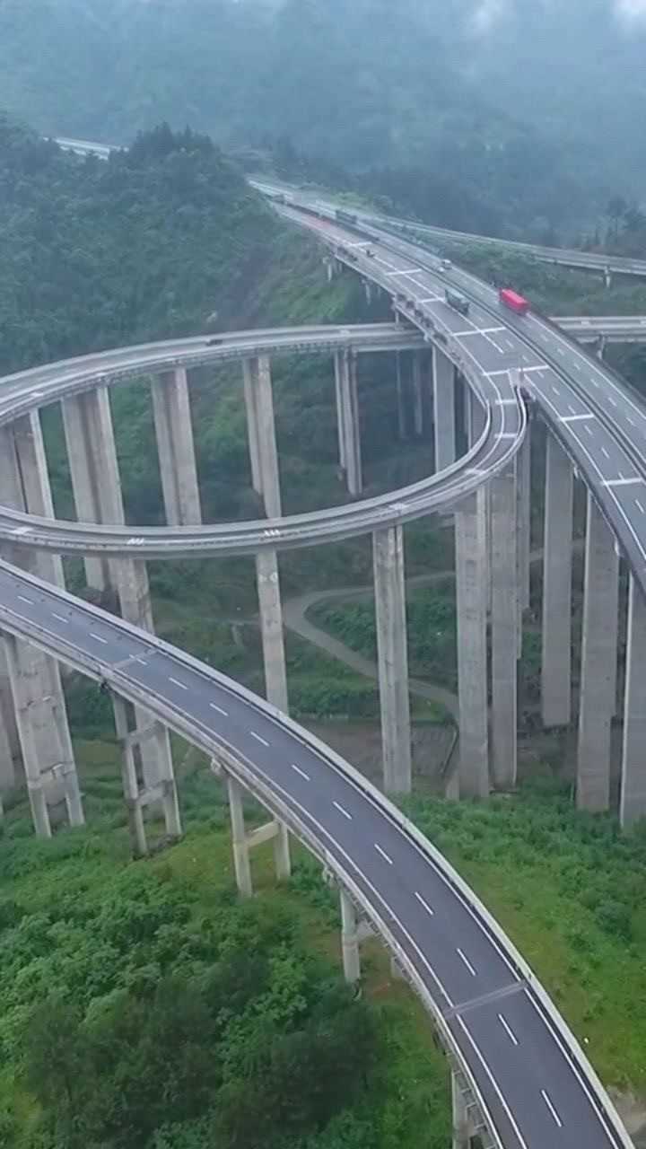山区高速公路互通立交桥 湖南石家寨特大互通桥!