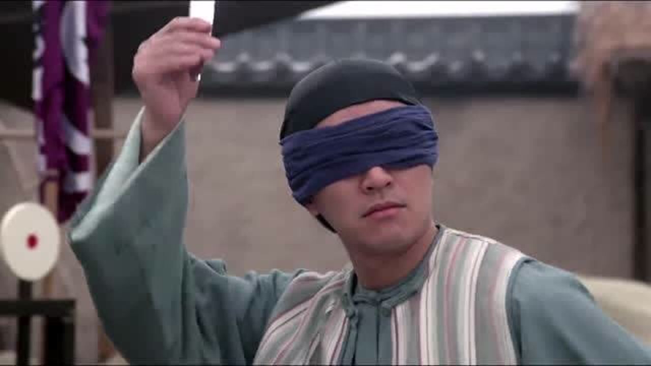 九品芝麻官包龙星蒙眼扔飞刀大兄弟死不瞑目真是太惨了