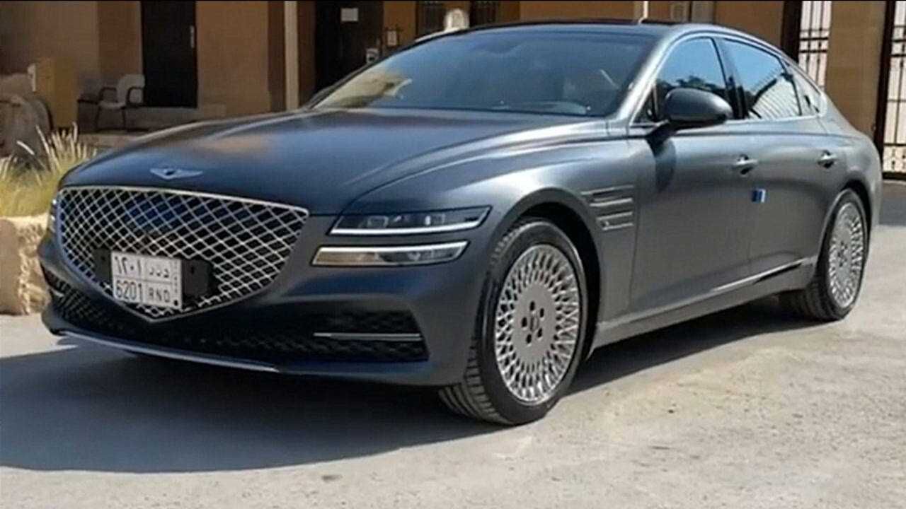 2021款现代捷恩斯g80拿到钥匙坐进车内能否完爆奥迪a6