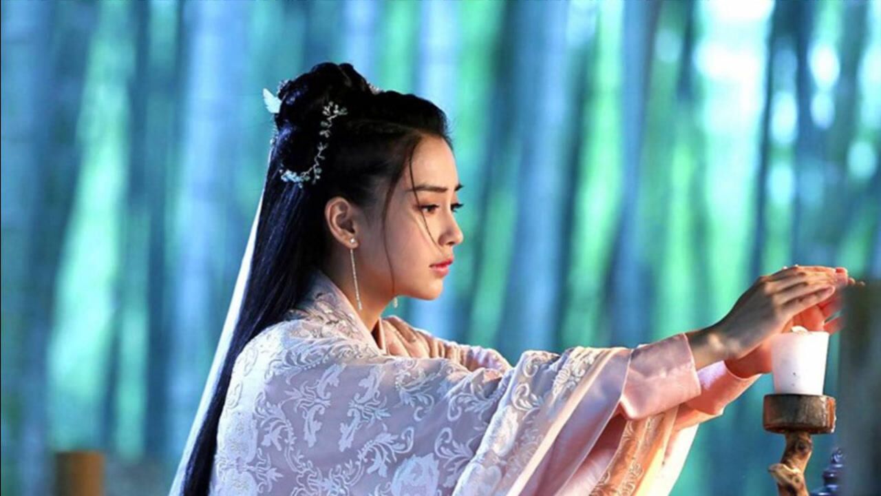 杨颖古装也太仙了吧大红纱裙气质十足笑起来简直就是仙女本人