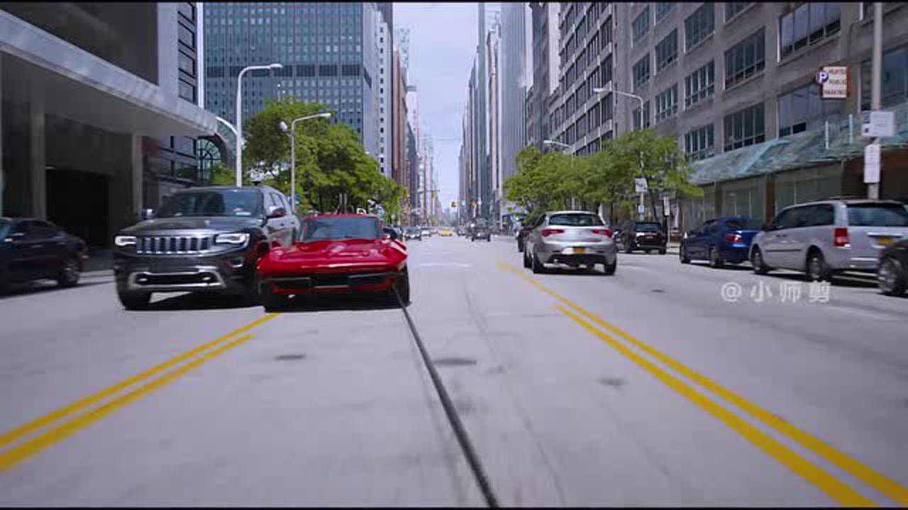 你知道唐老大的车有多少匹马力,我怀疑他装坦克发动机