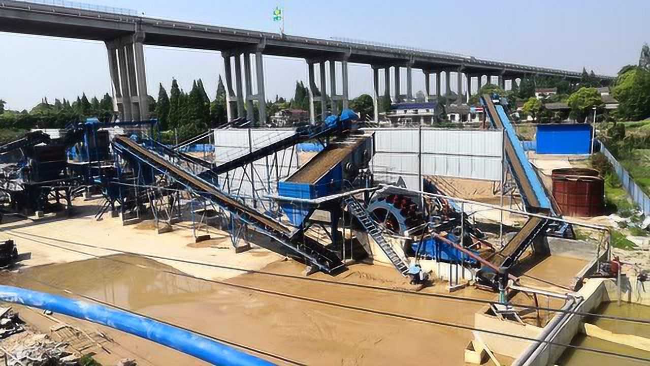 大型石英砂洗砂生产线现场 一套环保型制砂洗砂生产线多少钱