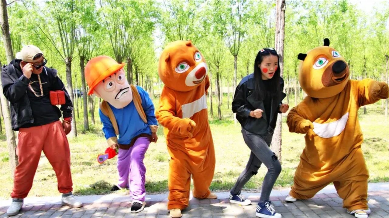 熊出没真人版:光头强和熊大熊二举办运动会,被李老板发现(上)