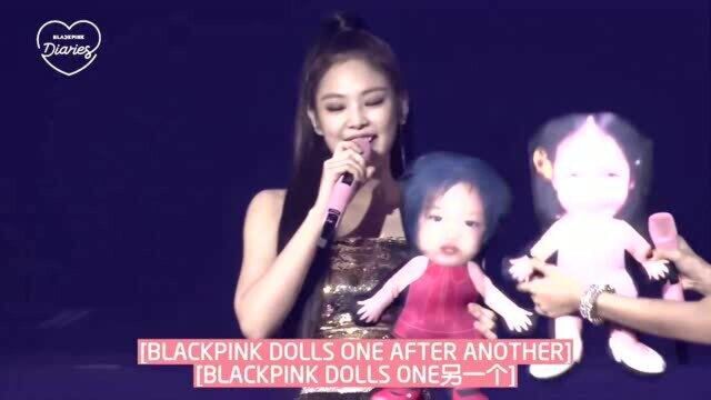 blackpink的粉丝太有创意了,用四闺女小时候的照片做玩偶,好可爱