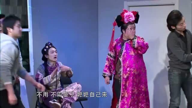 小品:肥龙扮演容嬷嬷,爆笑“折磨”曹胤演的紫薇