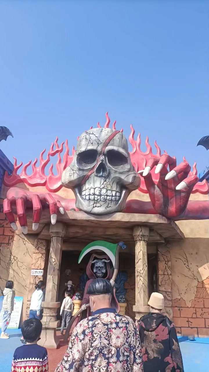 这里是云南文山砚山县梦幻大世界游乐园刚开业不久还是挺好玩的虽然