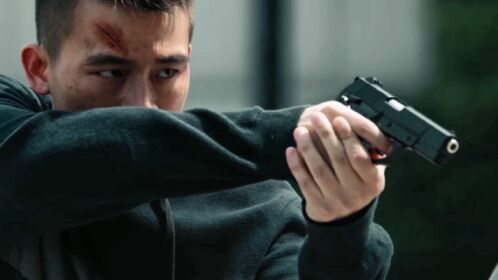 黑白禁区:淦天雷(欧豪饰演)卧底任务结束归来,反遭同