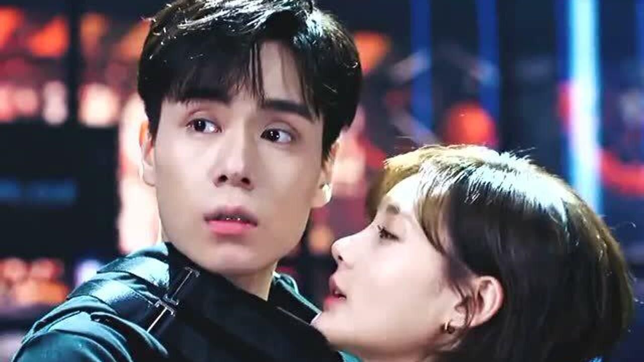 吴白跟艾情的恋人之路真是艰辛,无时无刻不被抓包