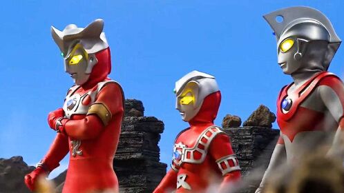 雷欧兄弟与艾斯同时出场帮助新生代奥特曼对付帝皇