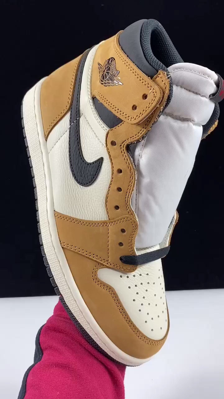 球鞋实拍:aj1新秀小麦配色篮球鞋!