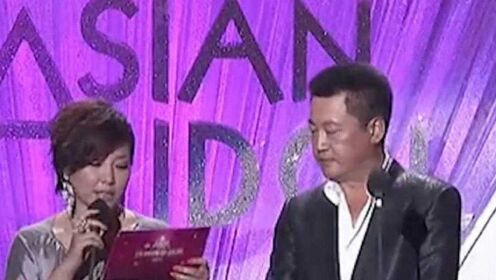 亚洲偶像盛典：气质女神林心如登台，被评为最佳明星制作人