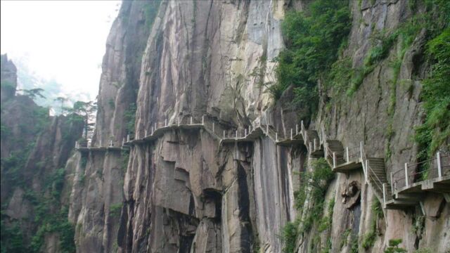 鲜为人知的八里沟景区,竟是因为名字太“土气”,景色却秒杀黄山