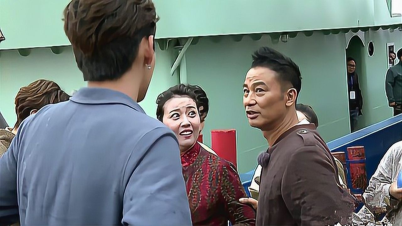 任达华向吴亦凡介绍周海媚,一开口就说是他前女友,周海媚都懵了