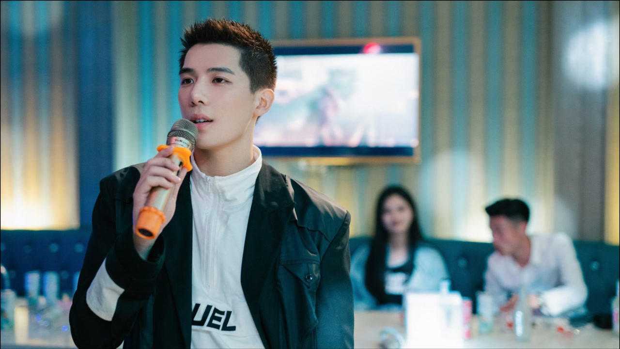 王安宇饰演的沈哲太会撩难怪艾情姐姐会对她一见倾心