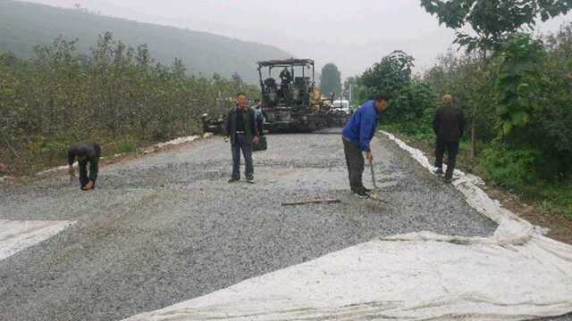 黄河湿地、黄河公园、灵宝沿黄公路建设中