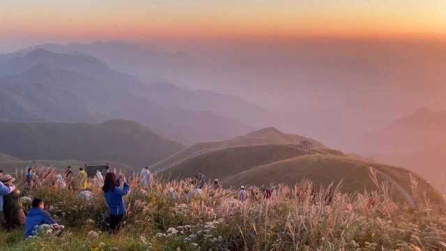 夕阳西下,断肠人在天涯.美丽的夕阳