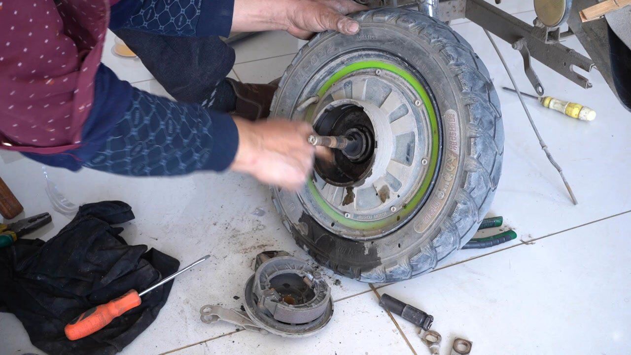 为什么电动车新换的刹车不好用修车师傅告诉你真正的原因