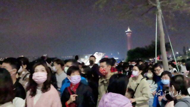 今天晚上9点,中国澳门300架无人机同时升空,震撼!