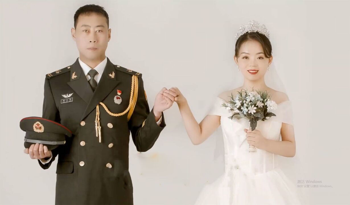 重庆一30岁女护士,苦等当兵男友8年终于结婚,猜猜新郎啥军衔?