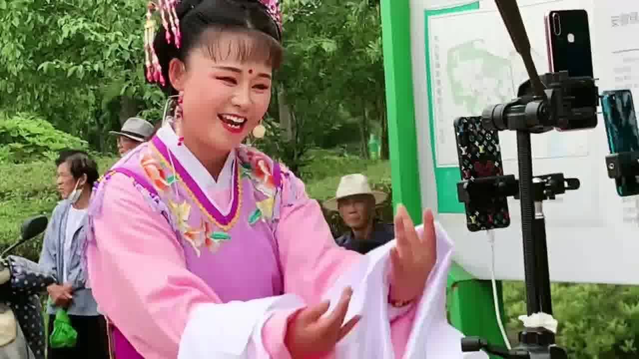 庐剧《郑小娇·梦醒时分外星人施仙术治愈残疾,喜洋洋上京》选段