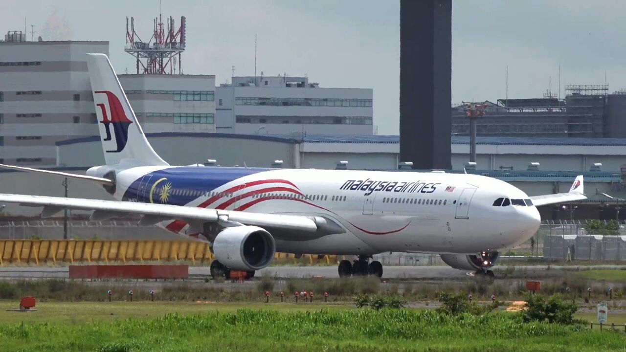 机械之美,一起来看马来西亚航空空客a330起飞过程,解压