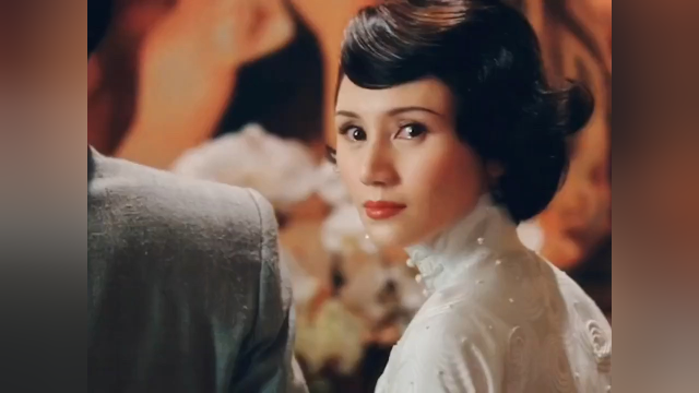 《大上海》再遇初恋,回眸那一刻满眼心酸.