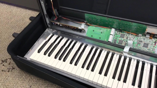 roland rd700电钢琴如何拆解键盘和清洁导电橡胶—键盘中国